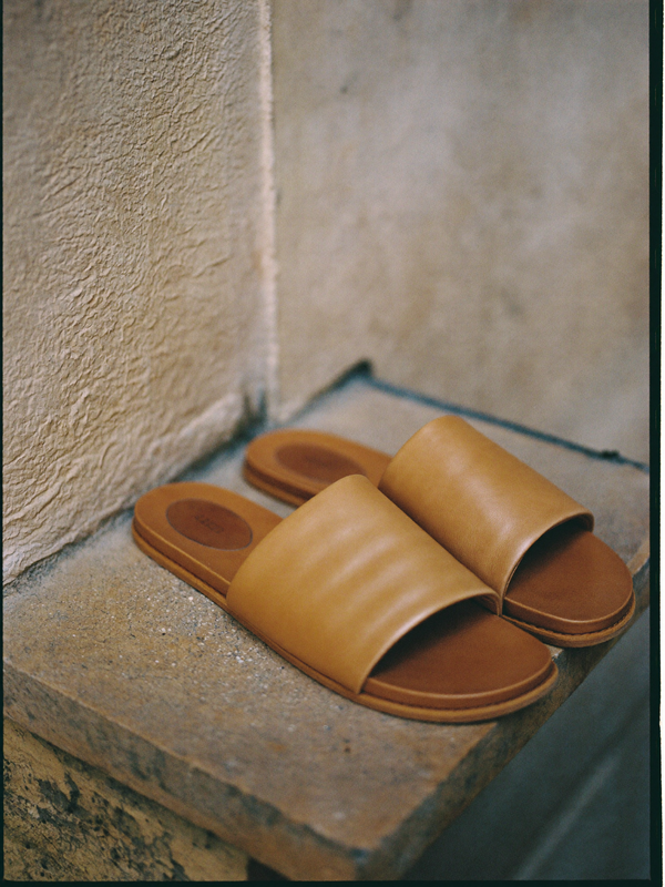 Slides & Sandals