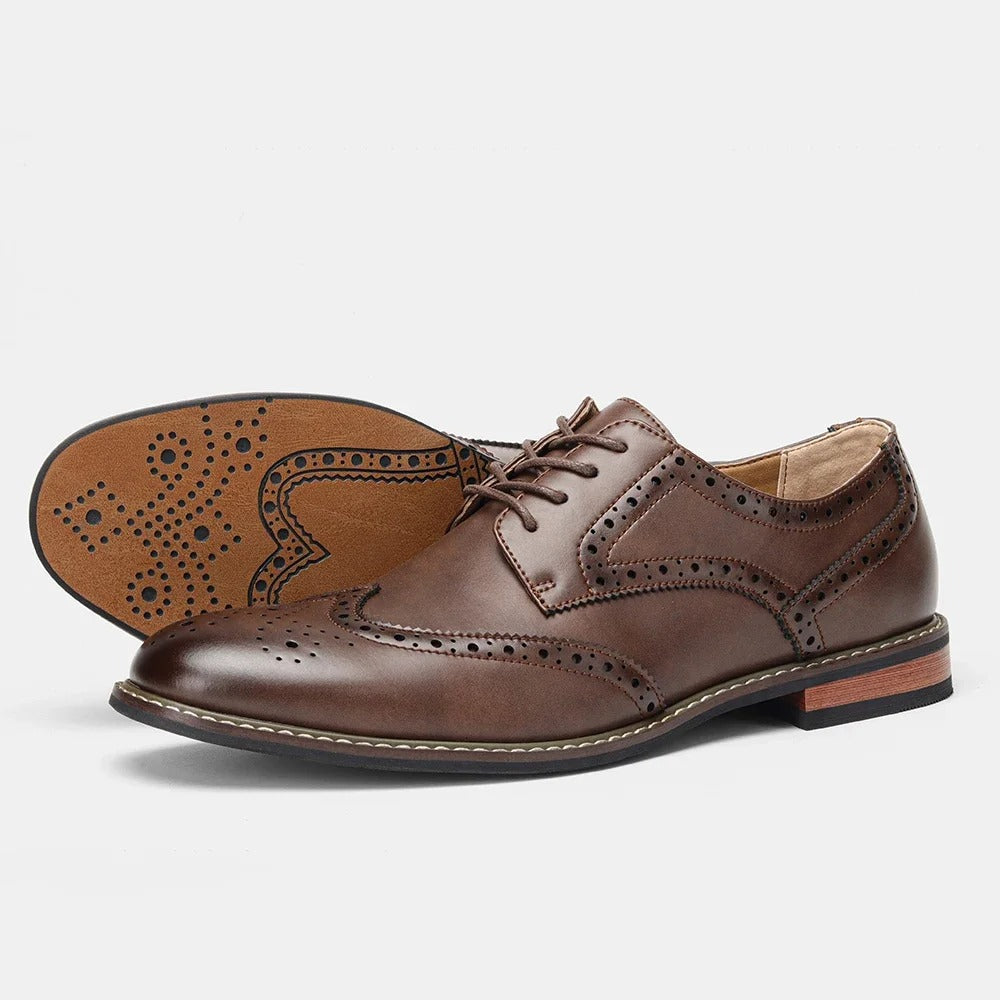 Polished Leather Oxford Shoes with Brogue Detailing