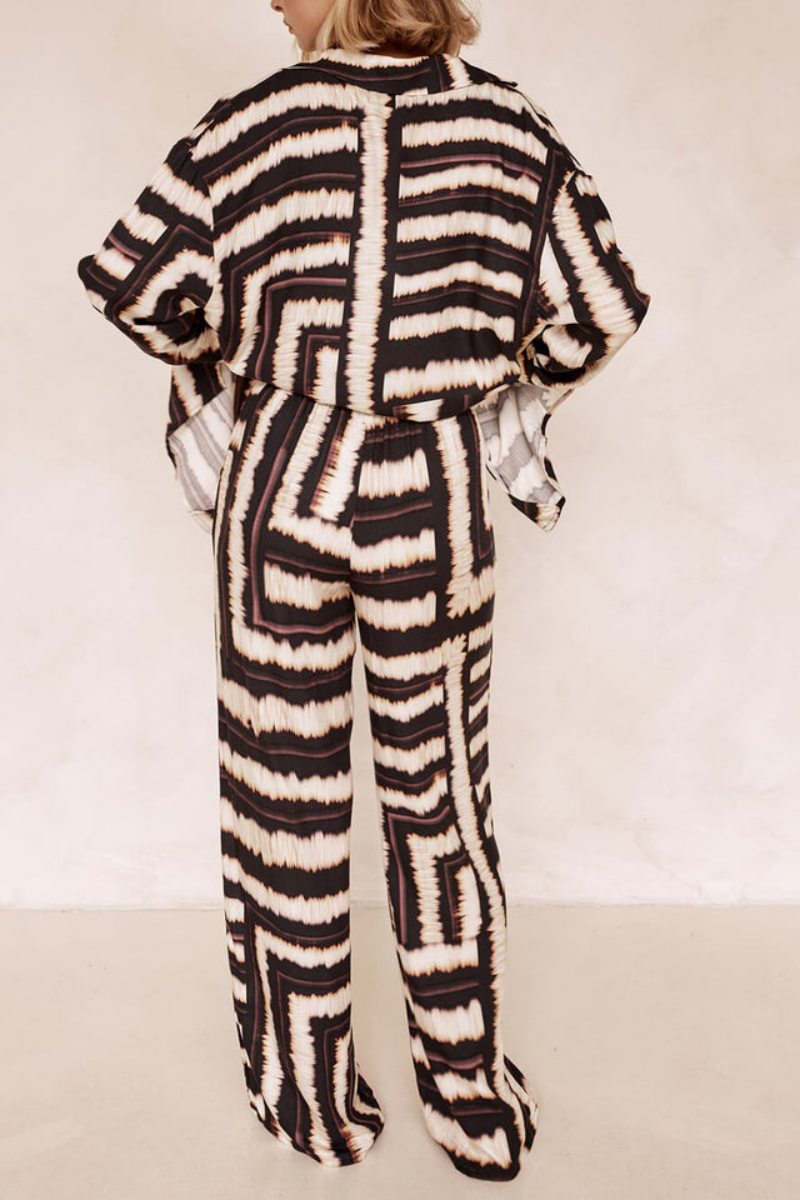 Signature Strip Textured Chocolate Print Baggy Trousers-Set
