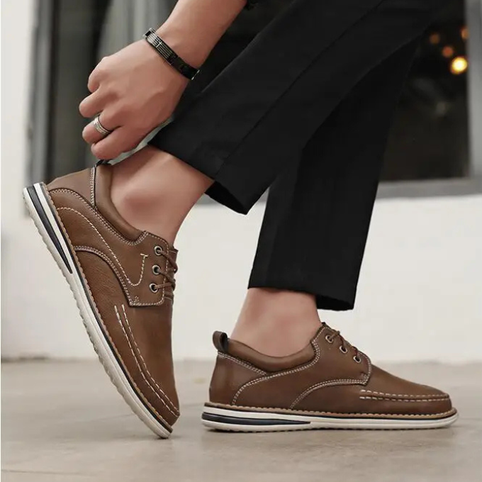 Cowhide Leather Oxford Shoes with Contrast Stitching