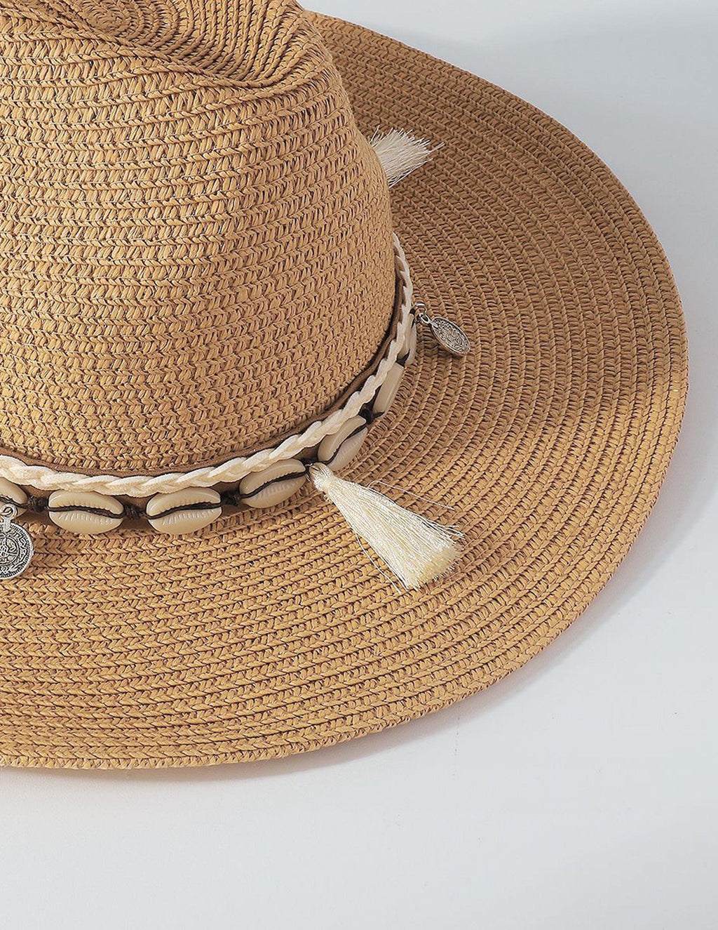 Modern Straw Hat With Shell Tassels