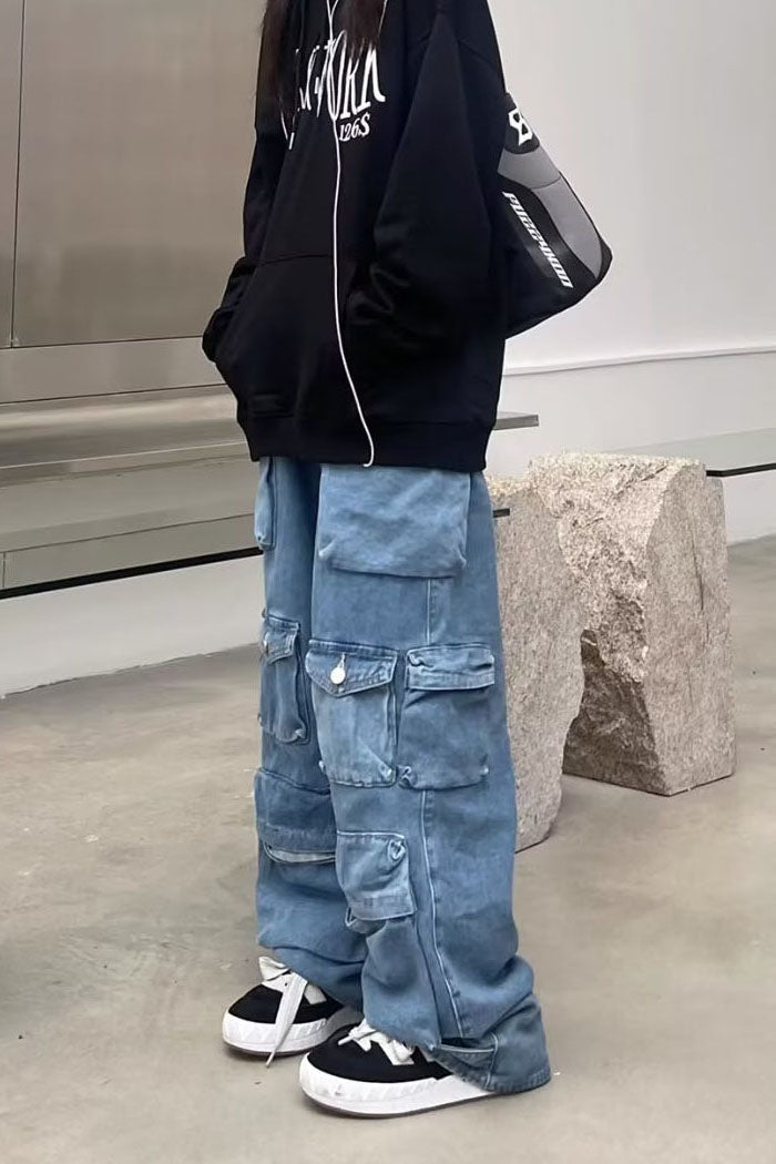 Modern Light Wash Zip Jeans