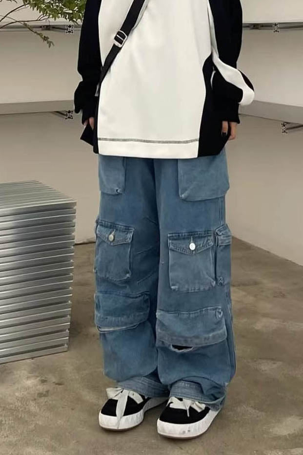 Modern Light Wash Zip Jeans