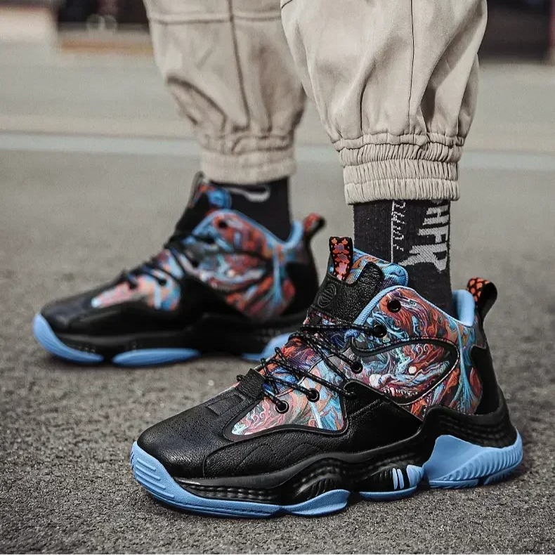 Sneakers with Quick-Lace System