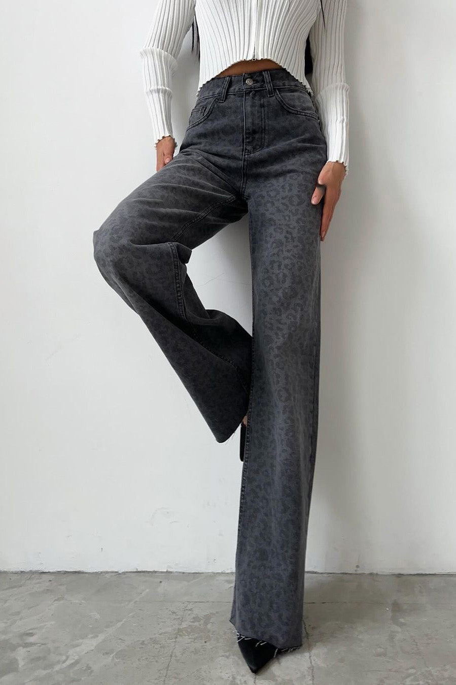 Modern Leopard High-Waisted Jeans