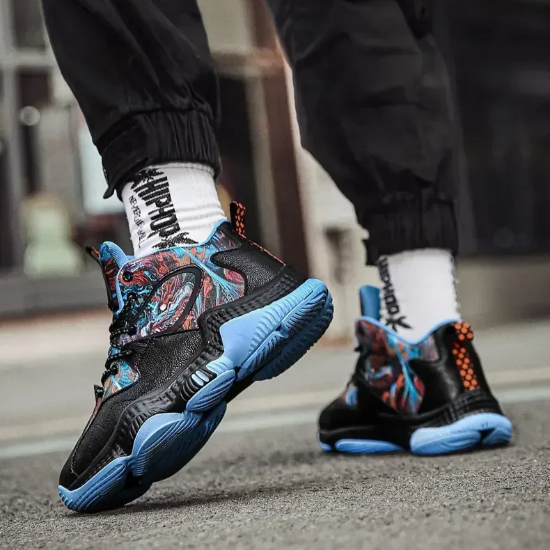 Sneakers with Quick-Lace System