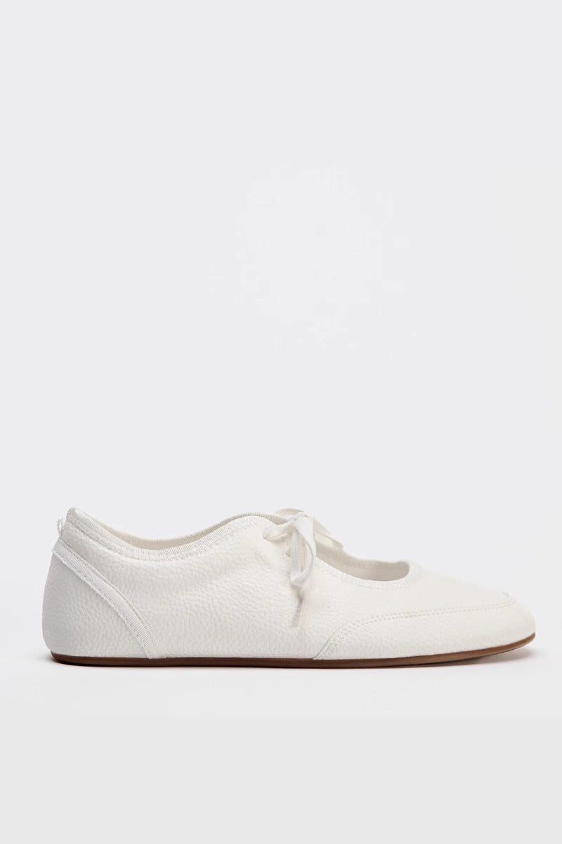 Modern Ballet Flats With Laces