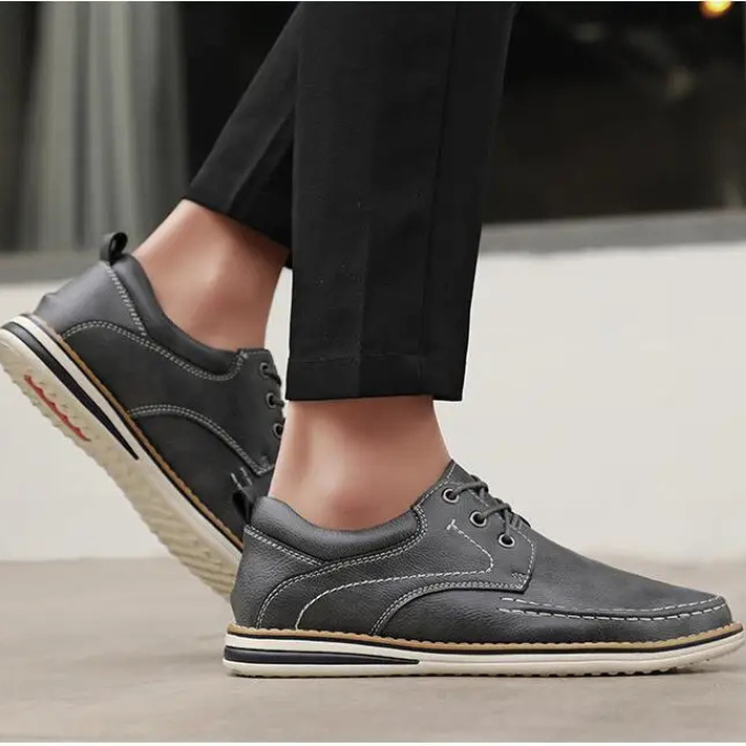 Cowhide Leather Oxford Shoes with Contrast Stitching