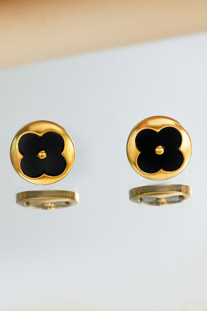 Distinctive Clover Stud Earrings