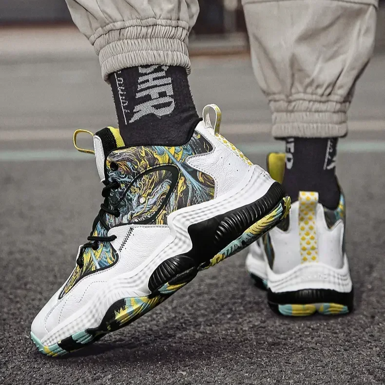 Sneakers with Quick-Lace System