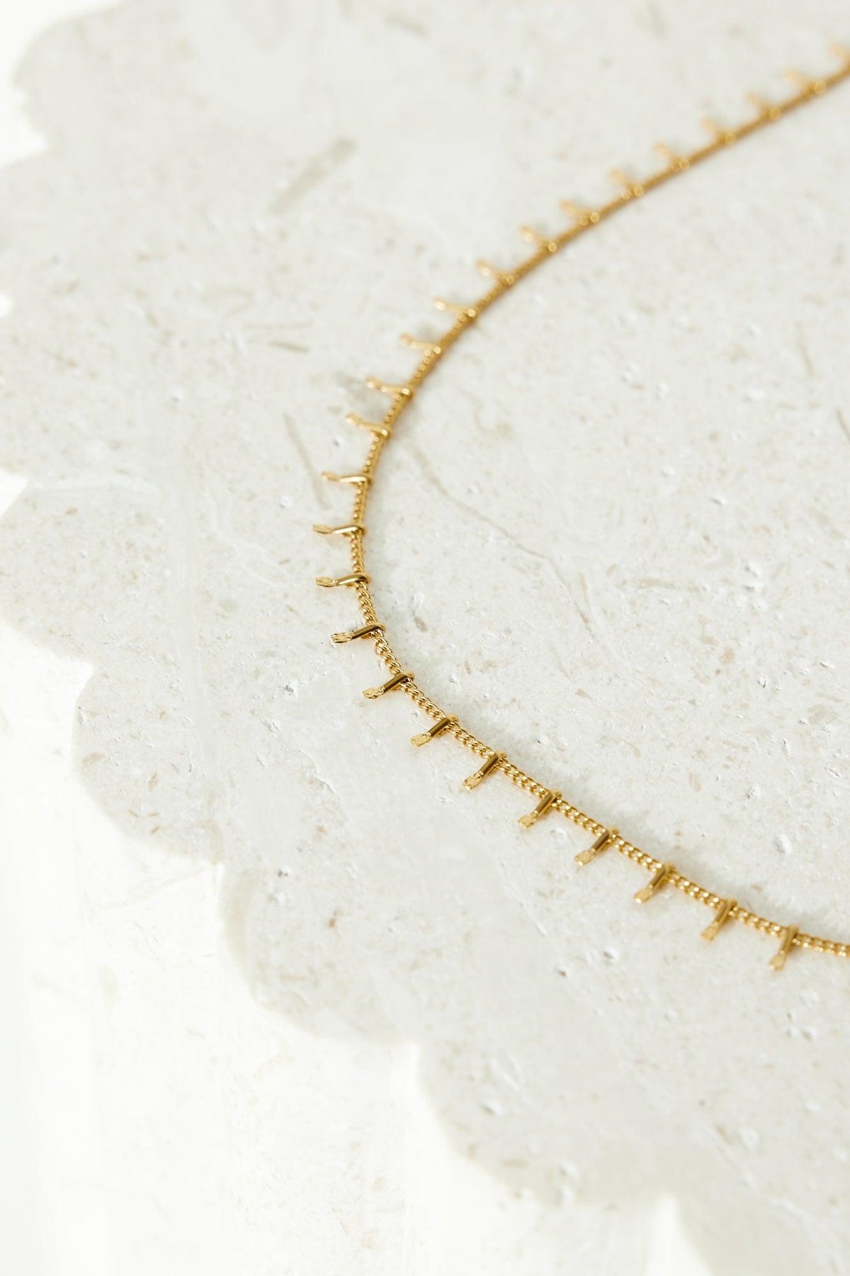 Statement 18k Gold Plated Queen Things Necklace Gold