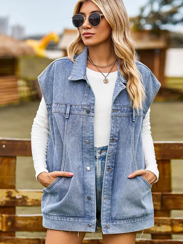 Denim Vest in a Washed Look with Pockets and a Relaxed Fit