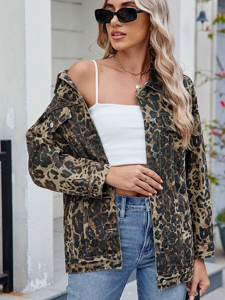 Oversized Denim Jacket in a Washed Look and Lightweight Design
