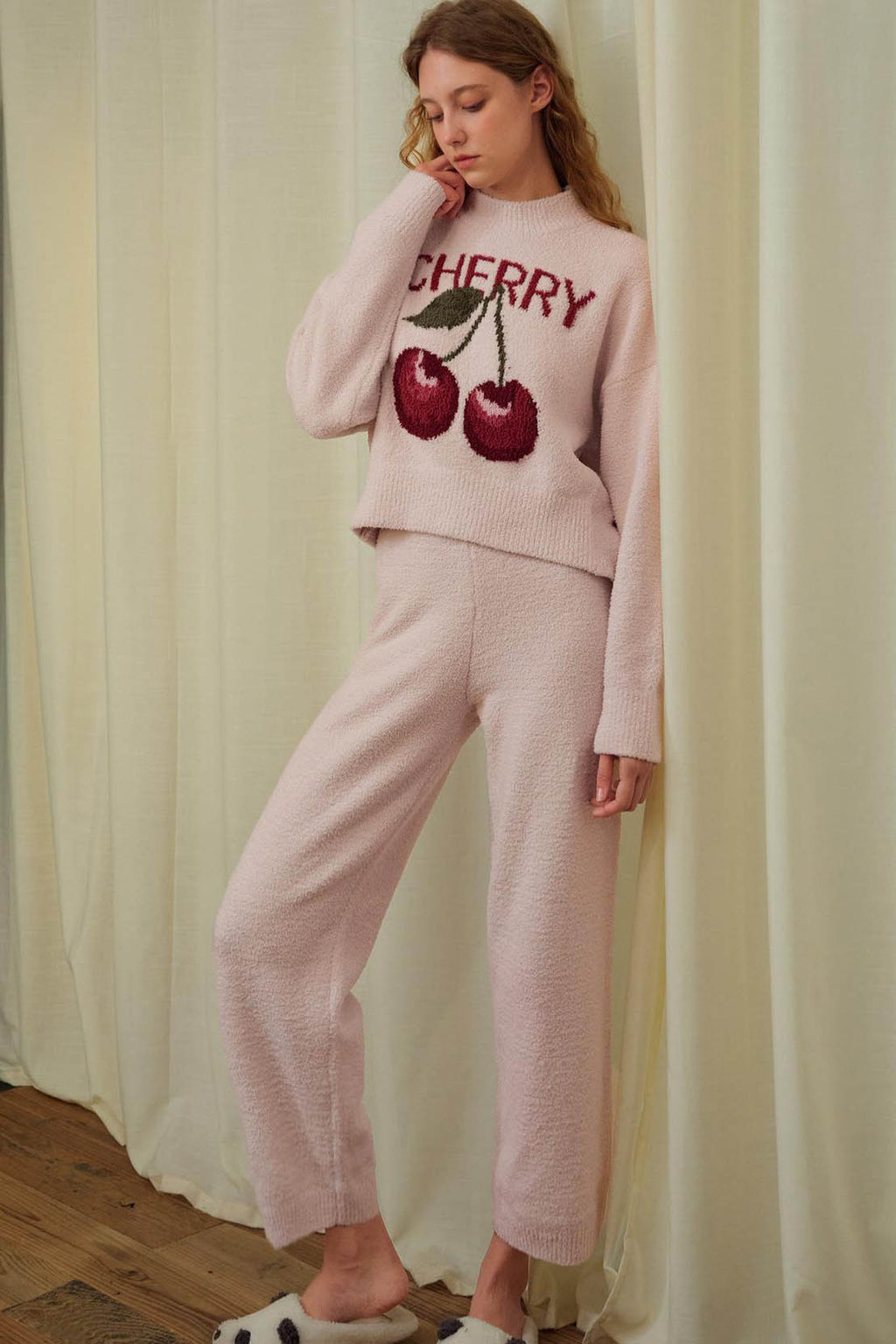 Coordinated Soft Half Velvet Milk Cherry Set