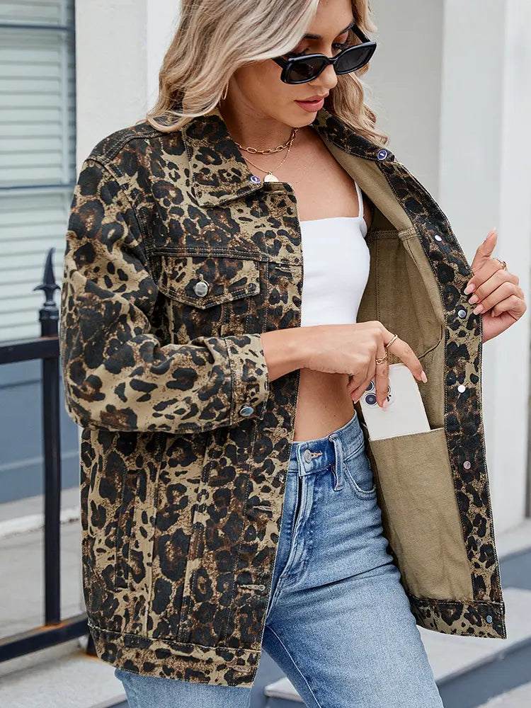 Oversized Denim Jacket in a Washed Look and Lightweight Design