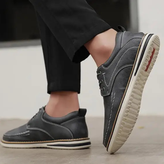 Cowhide Leather Oxford Shoes with Contrast Stitching