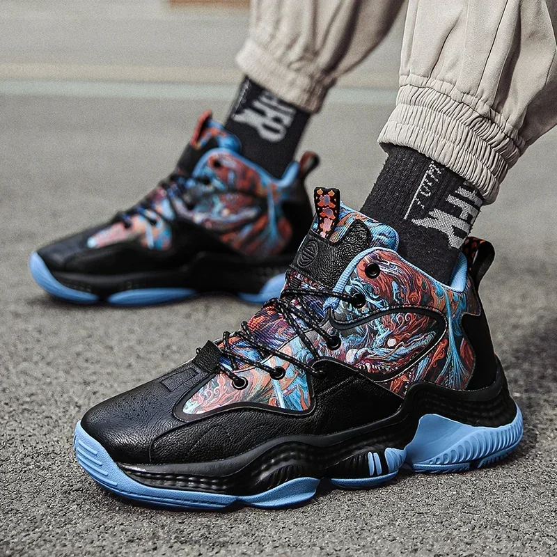 Sneakers with Quick-Lace System