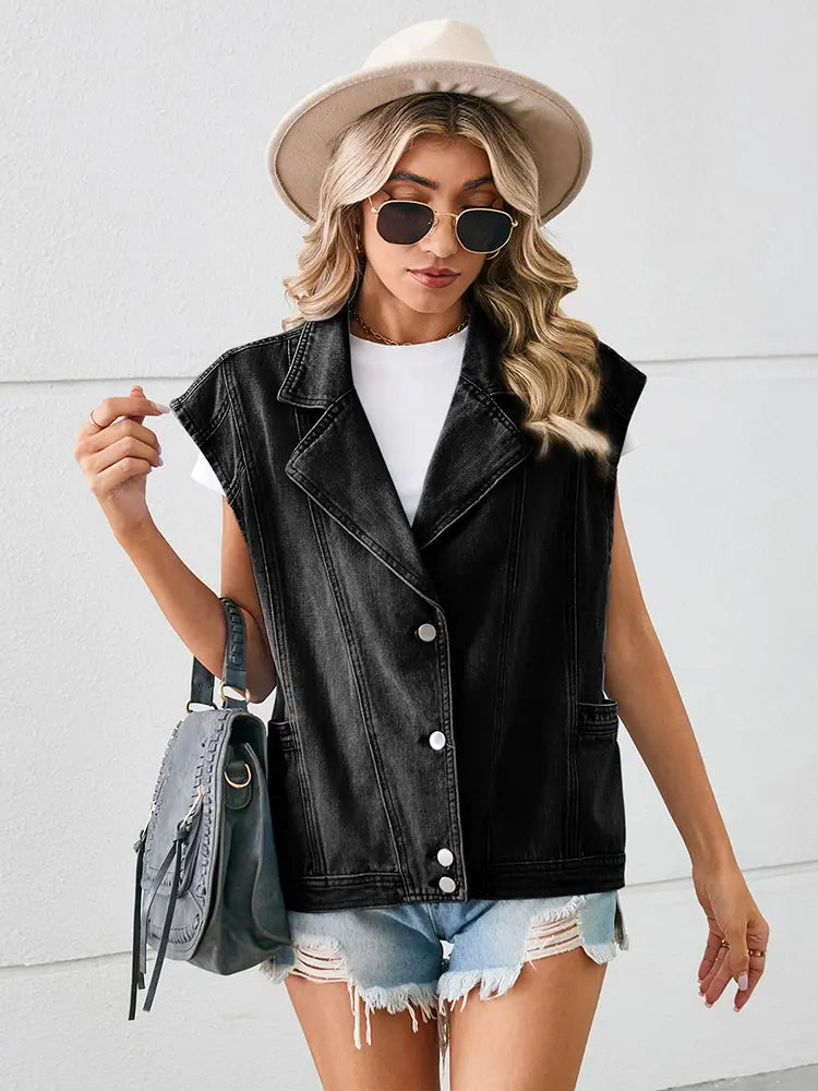 Denim Vest in a Washed Look with Button Closure and Relaxed Fit