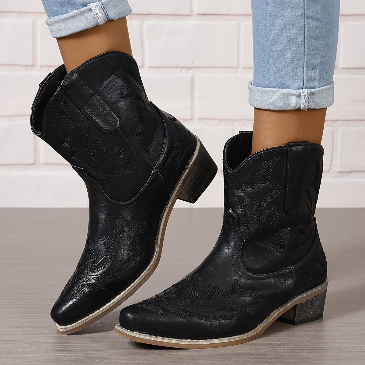 Retro Embroidered Block Heel Short Western Boots