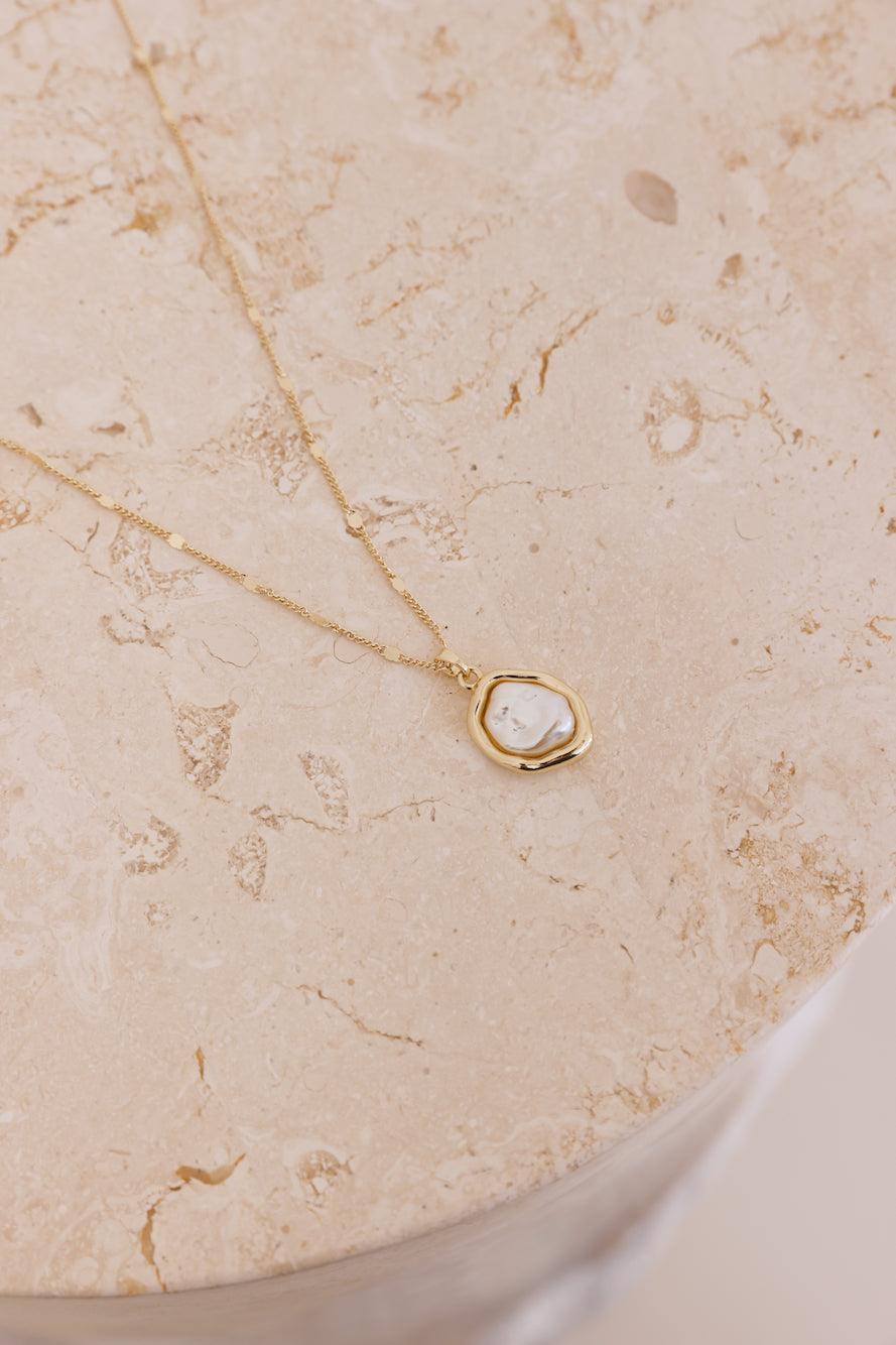 18k Gold Plated Distinctive Pearl Necklace Gold