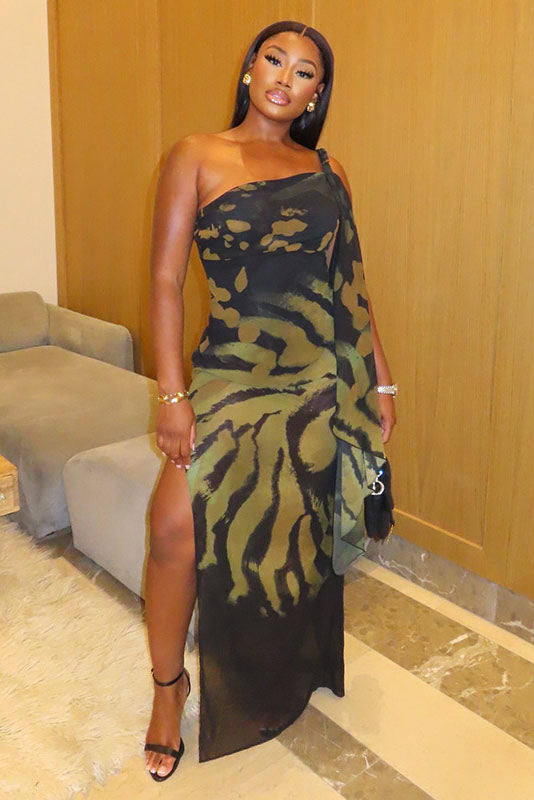 Modern Retro Edge One-Shoulder Gown