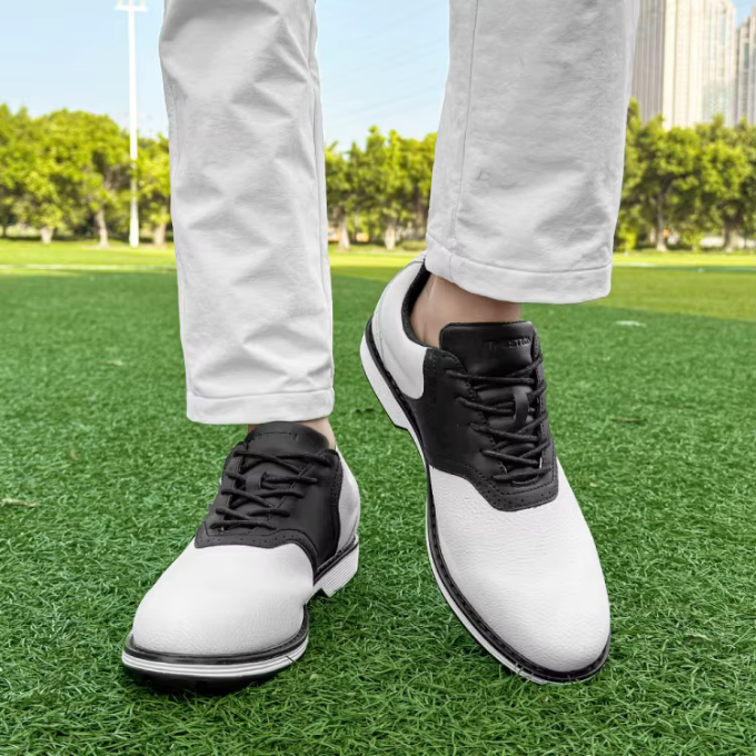 Pebbled Leather Brogue Shoes with Two-Tone Detail