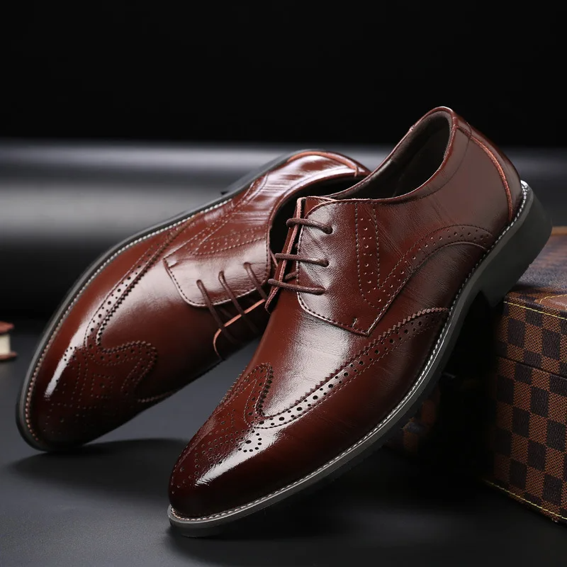 Cowhide Leather Oxford Shoes with Brogue Detailing