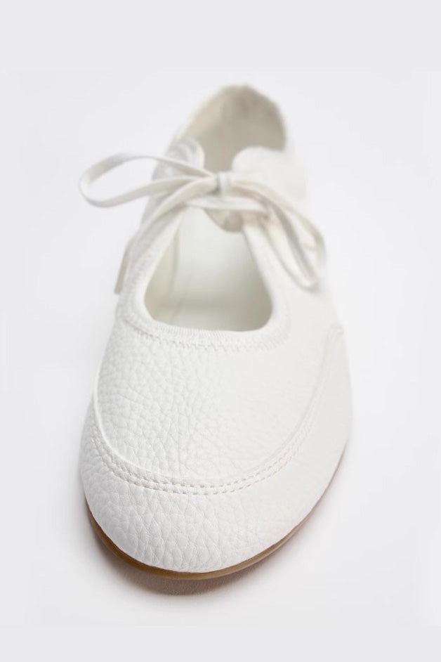 Modern Ballet Flats With Laces