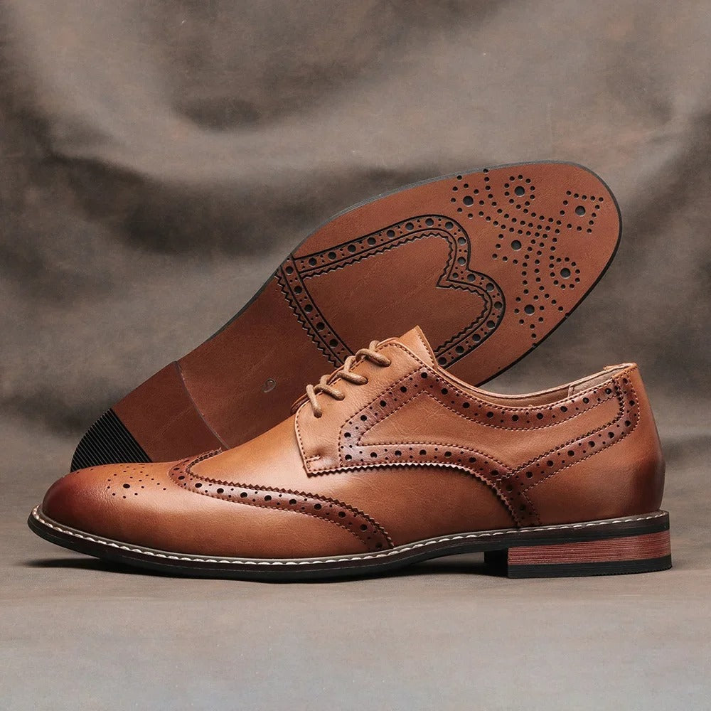Polished Leather Oxford Shoes with Brogue Detailing