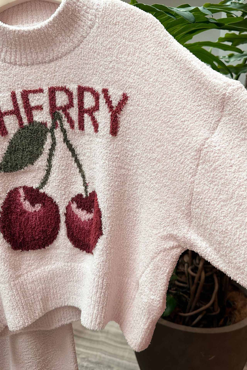 Coordinated Soft Half Velvet Milk Cherry Set