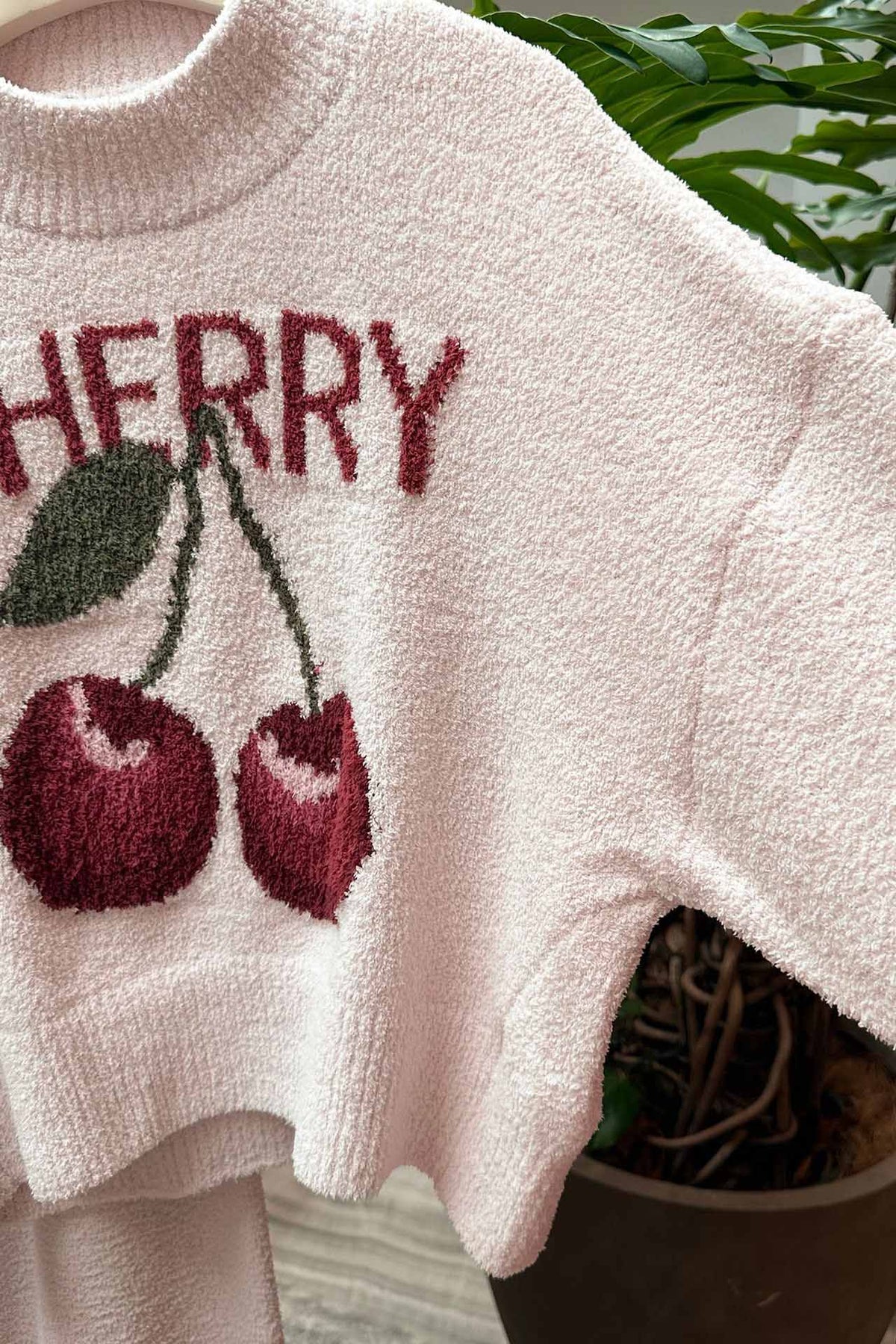 Coordinated Soft Half Velvet Milk Cherry Set