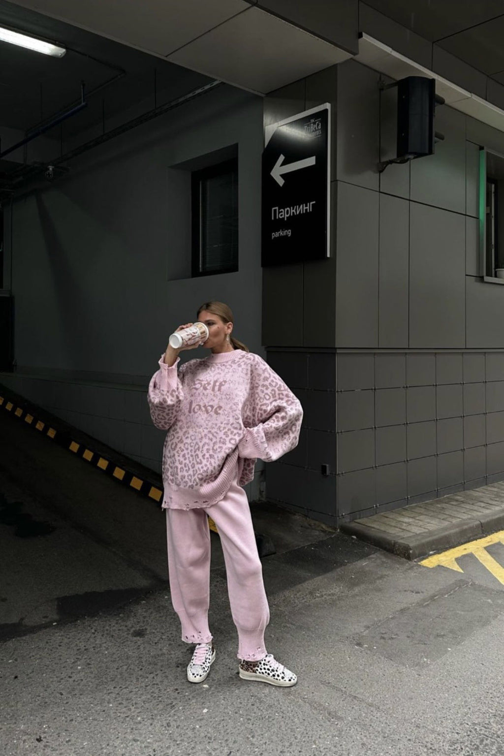 Modern Oversize Streetwear Distressed Hoodie