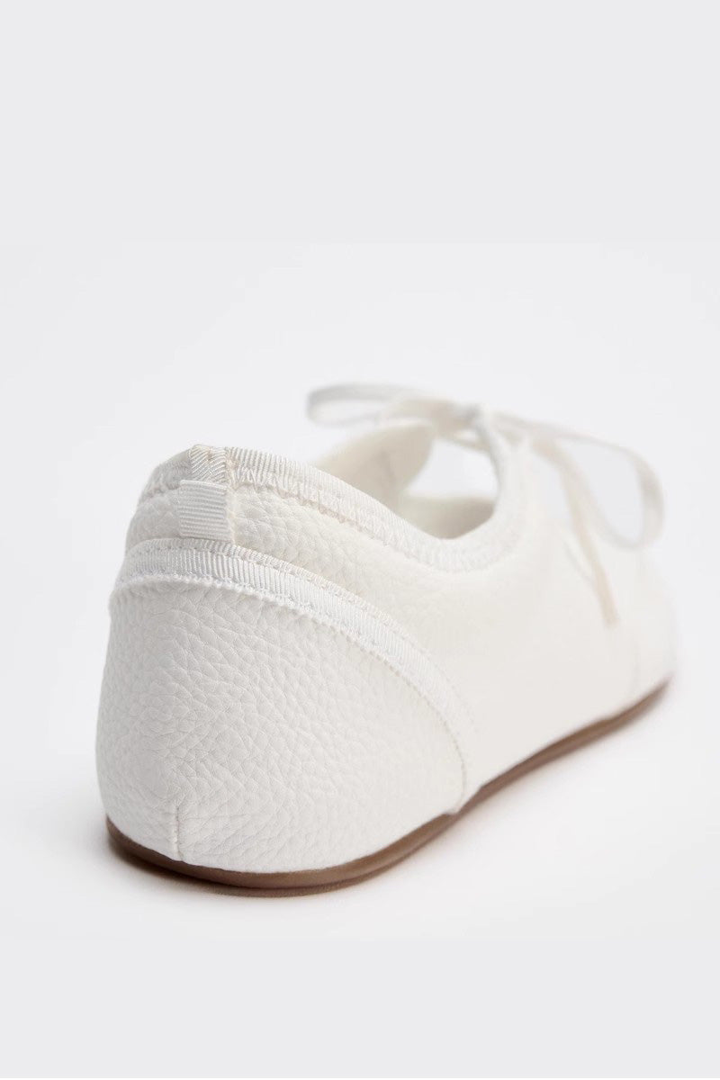 Modern Ballet Flats With Laces
