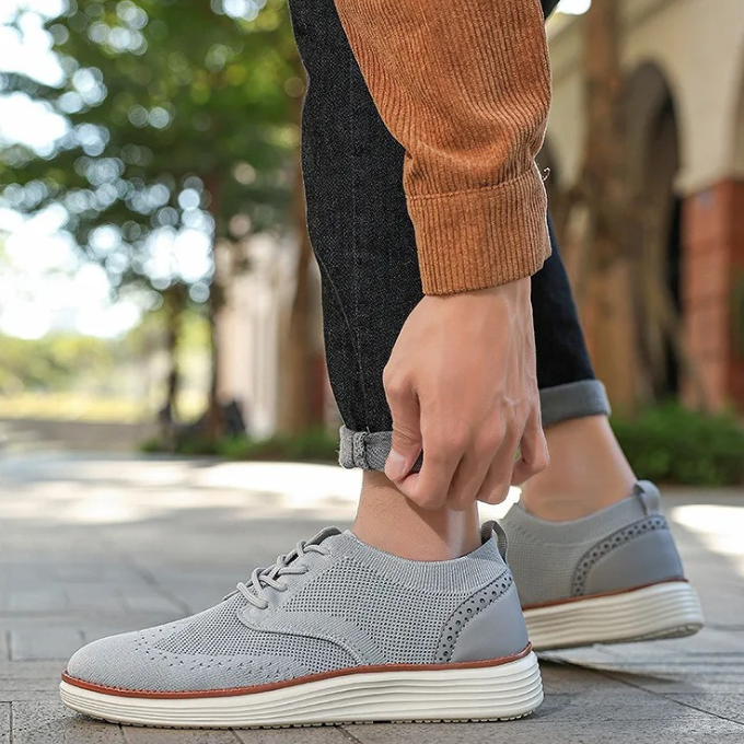 Knit Brogue Shoes with Wingtip Brogue Detail