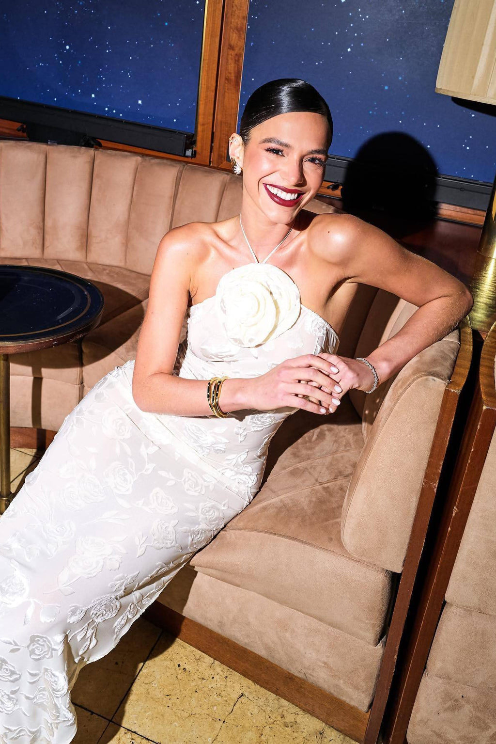 Modern "White Rose Dream" Neck Hanging Dress