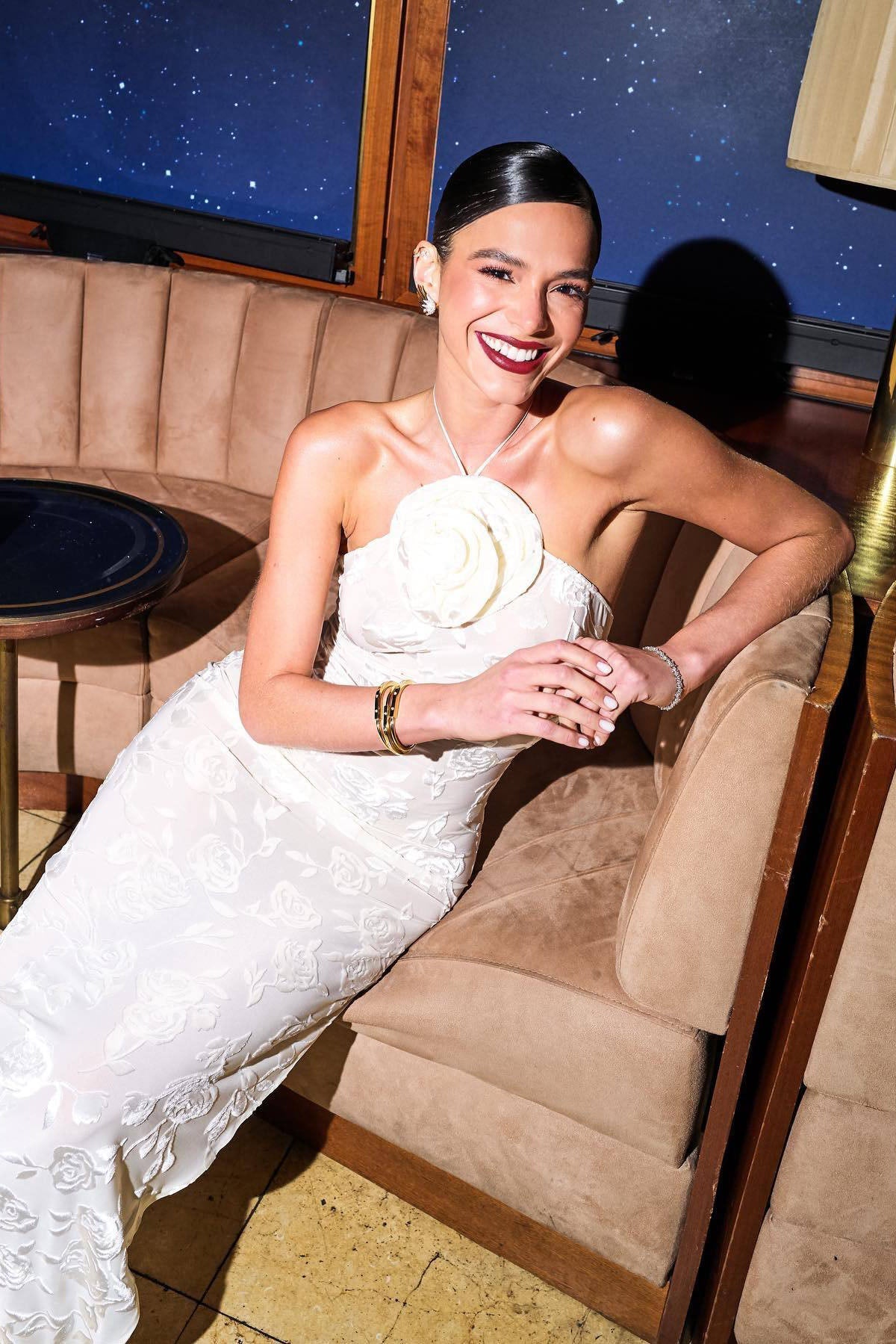 Modern "White Rose Dream" Neck Hanging Dress