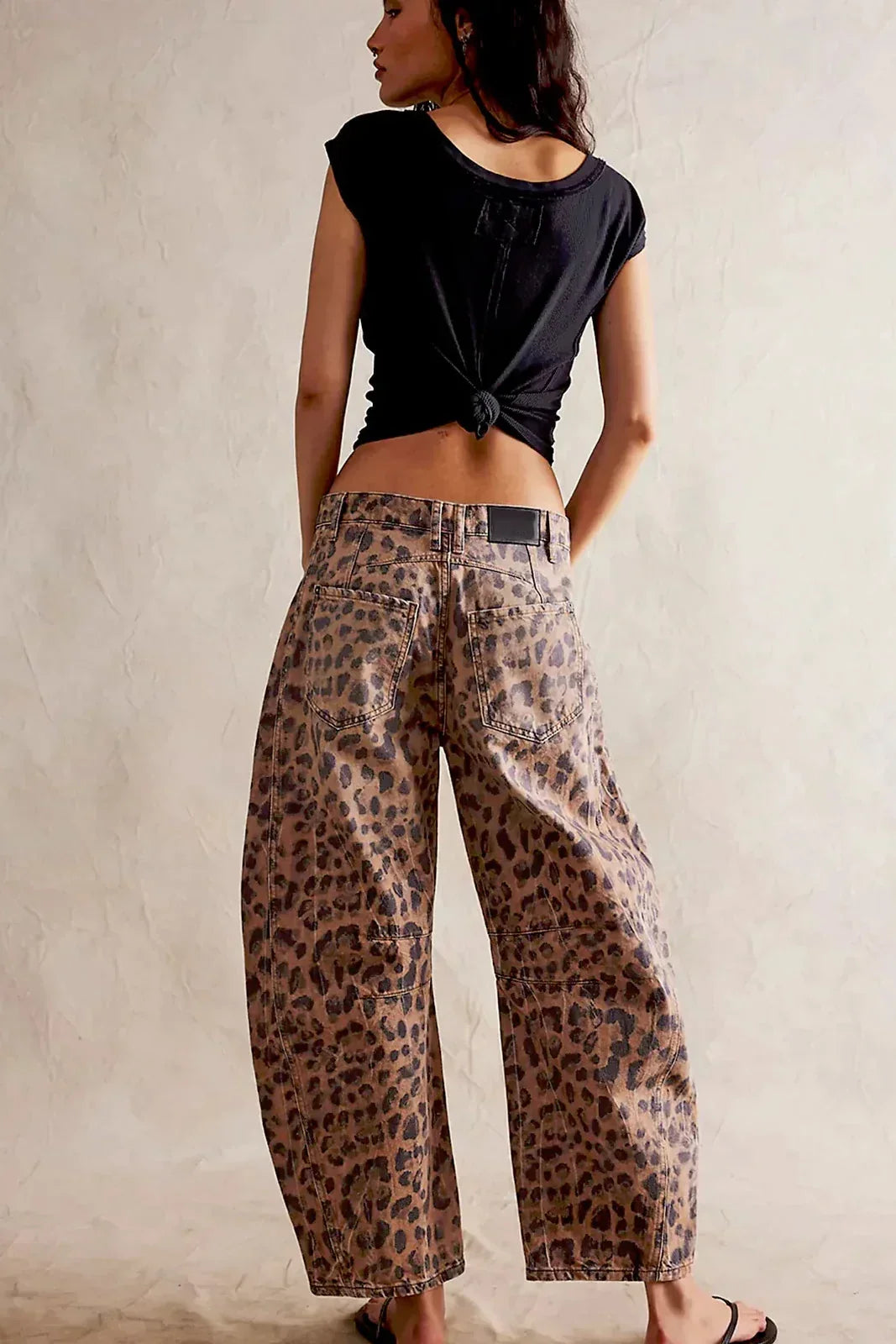 Modern Leopard Print Barrel Jeans