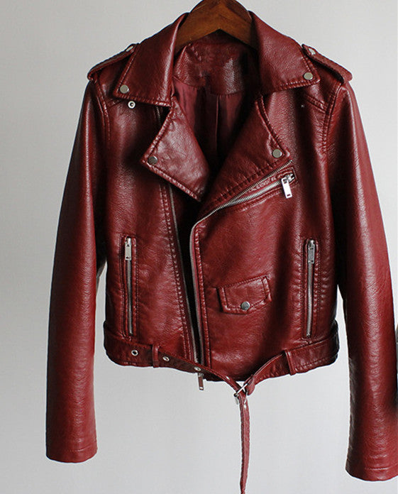 Timeless Leather Jacket with Versatile Design
