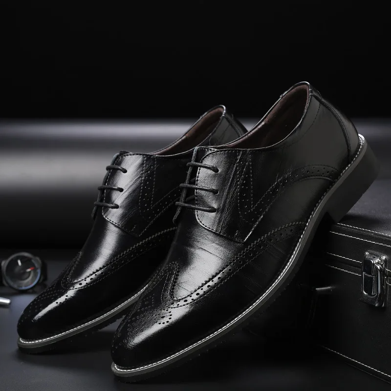 Cowhide Leather Oxford Shoes with Brogue Detailing