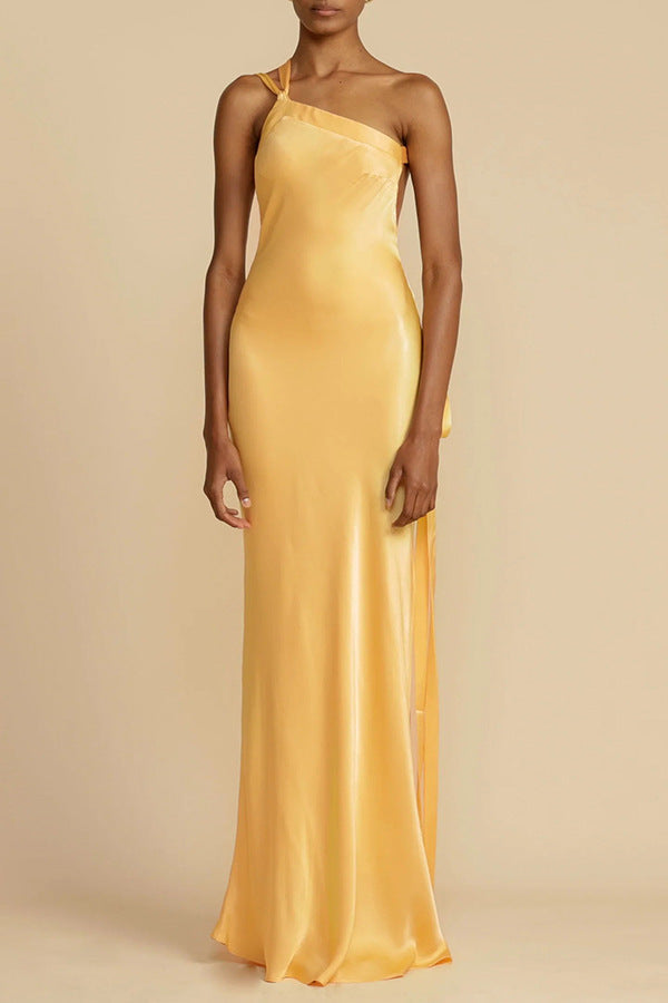 Silhouette Grace - Fitted One-Shoulder Dress