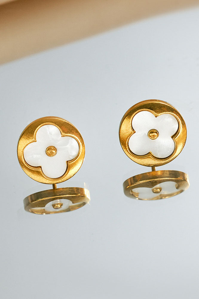 Distinctive Clover Stud Earrings