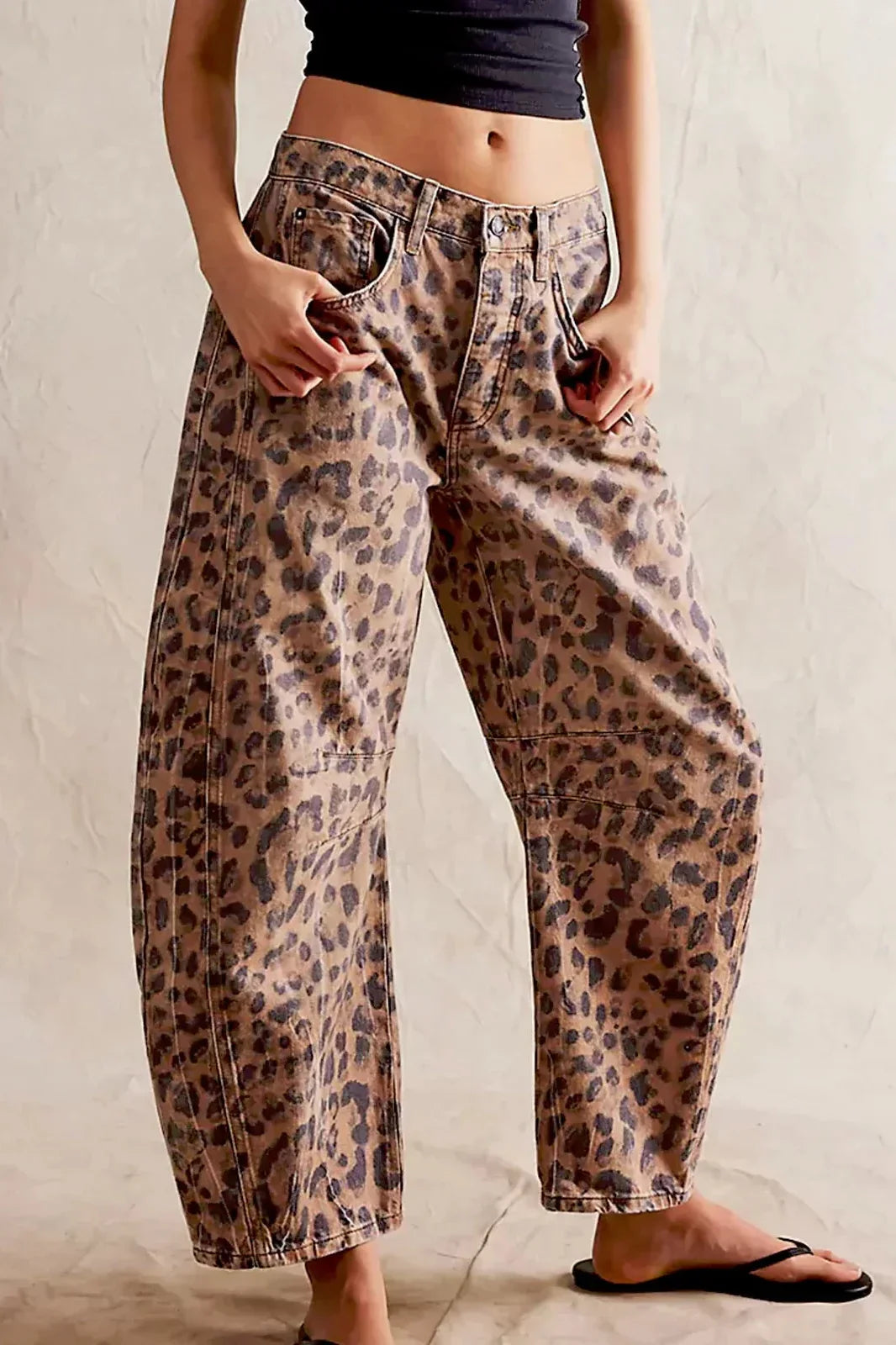 Modern Leopard Print Barrel Jeans