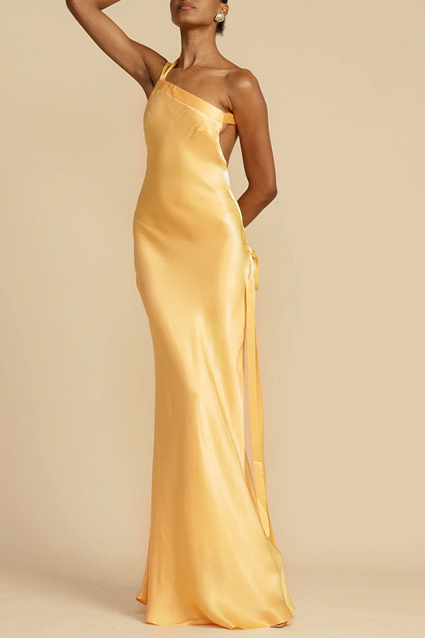 Silhouette Grace - Fitted One-Shoulder Dress