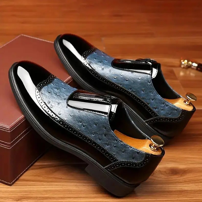 Polished Leather Shoes with Embossed Texture
