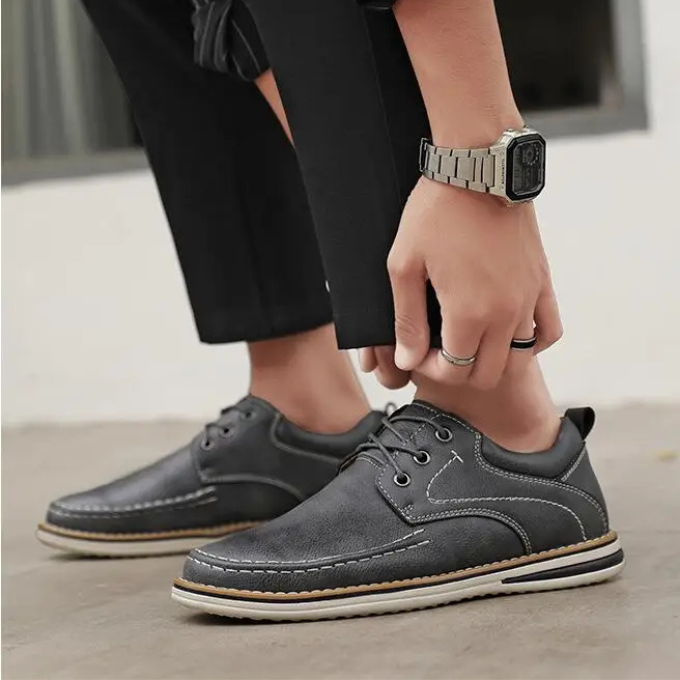 Cowhide Leather Oxford Shoes with Contrast Stitching