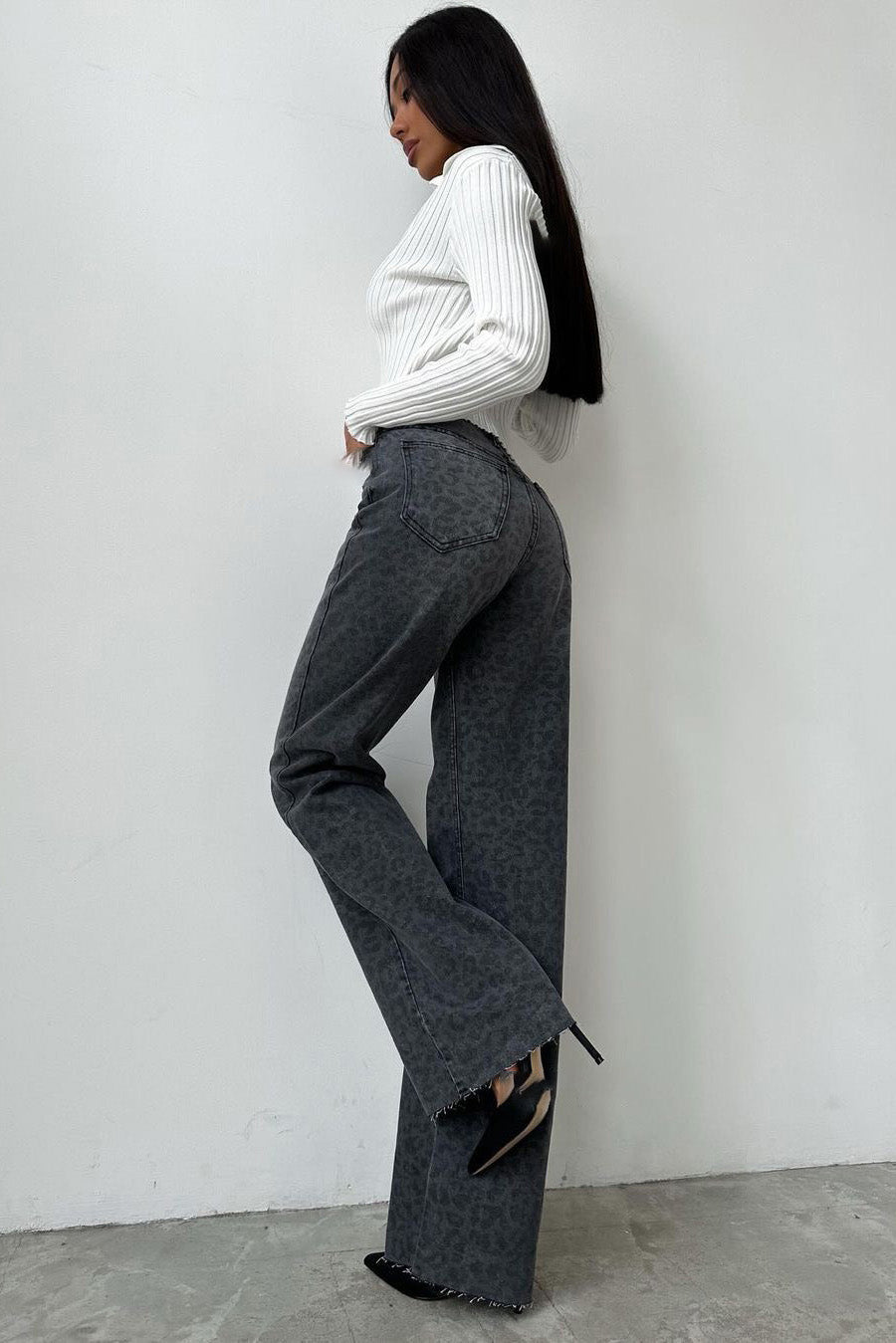 Modern Leopard High-Waisted Jeans