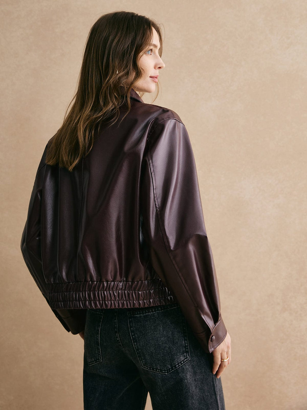 Cropped Leather Jacket with a Modern, Elegant Design