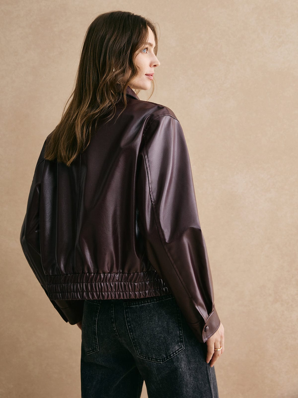 Cropped Leather Jacket with a Modern, Elegant Design