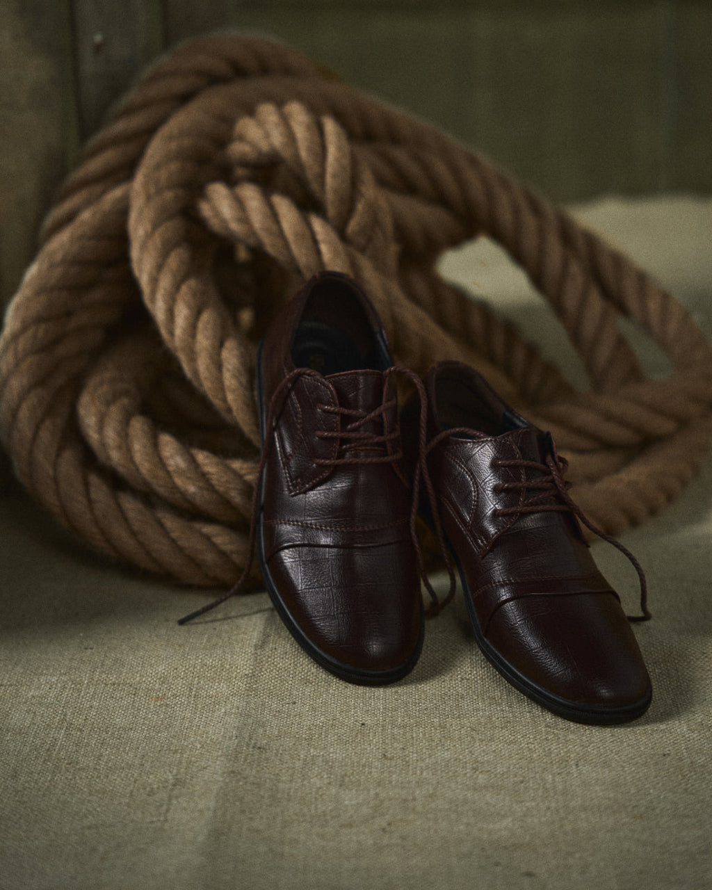Full-Grain Leather Sneakers with Flexible Sole