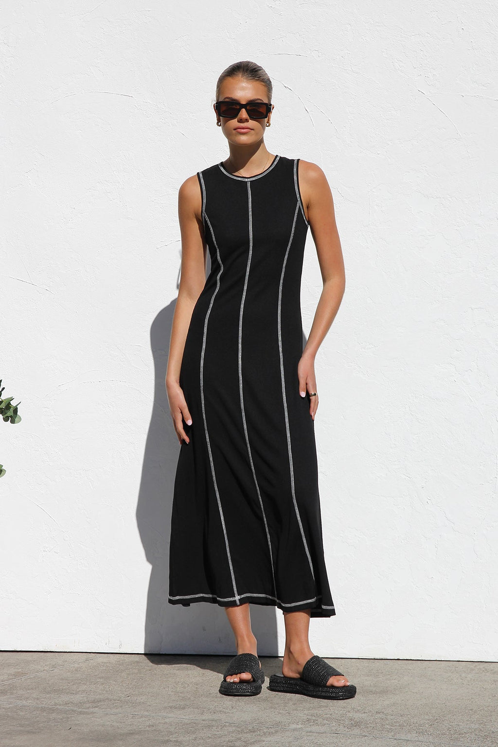 Modern Ariana Dress Black